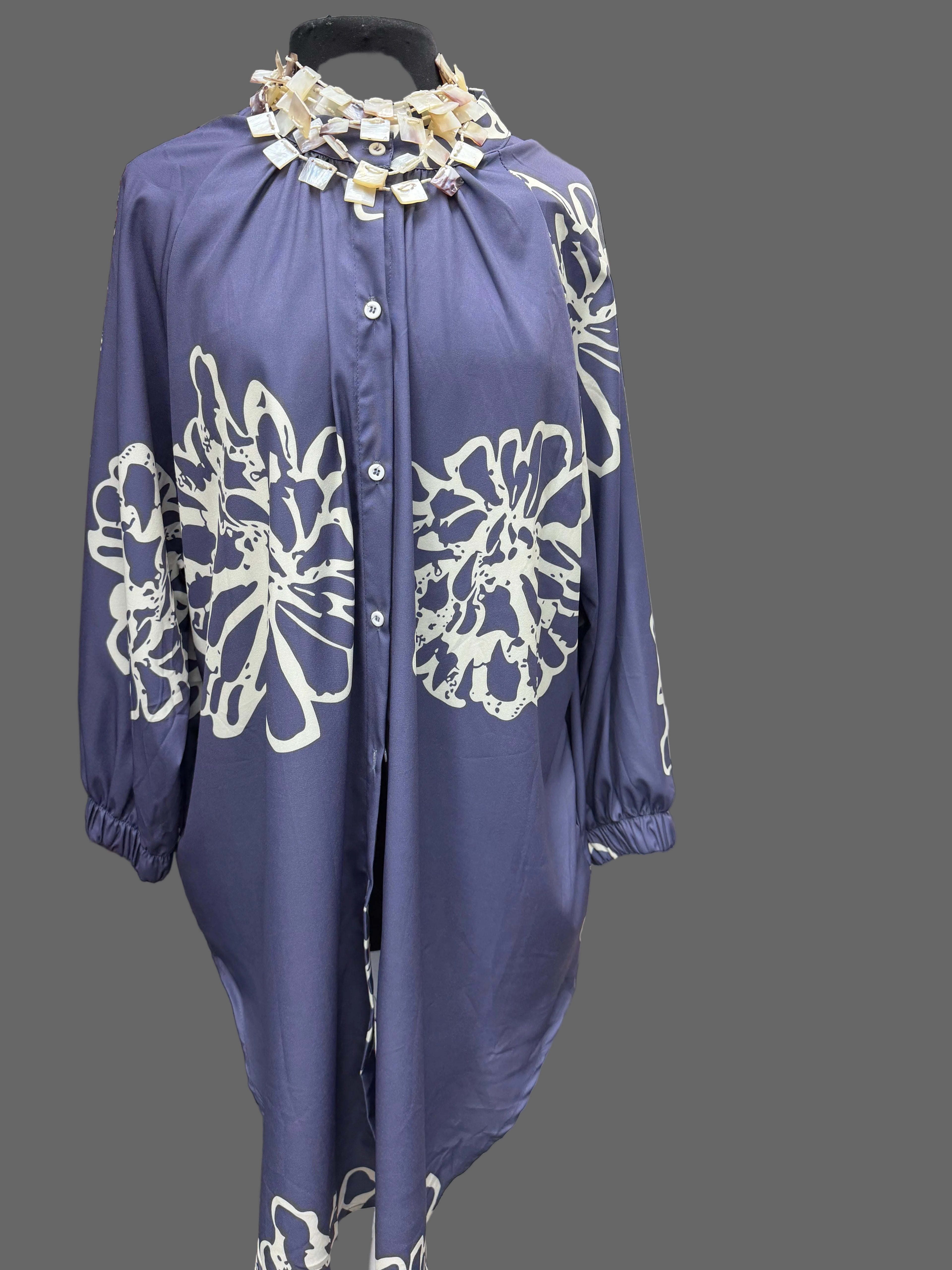 Cauliflower dress with white floral patterns