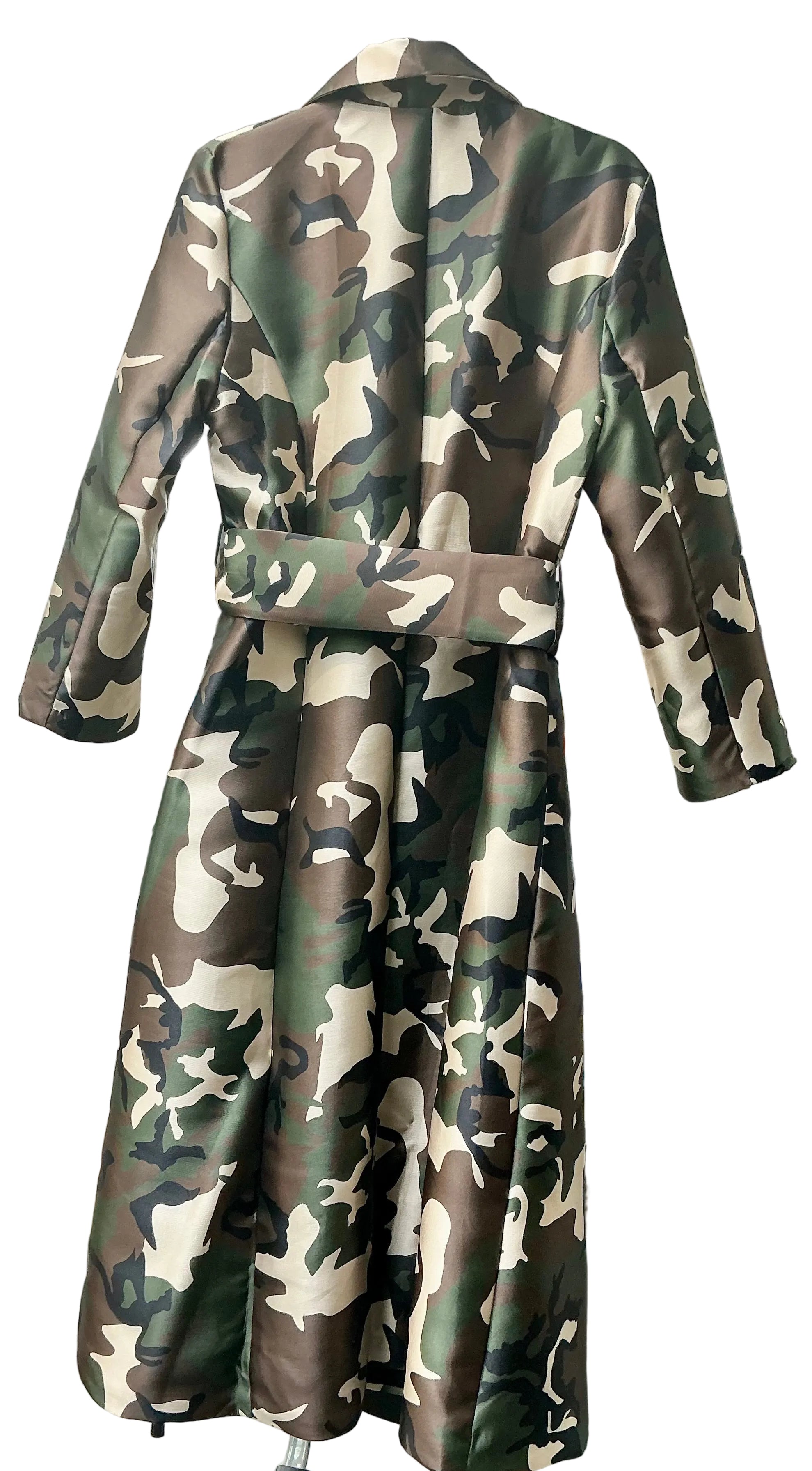 Back  of camouflage-patterned dress Jacket 